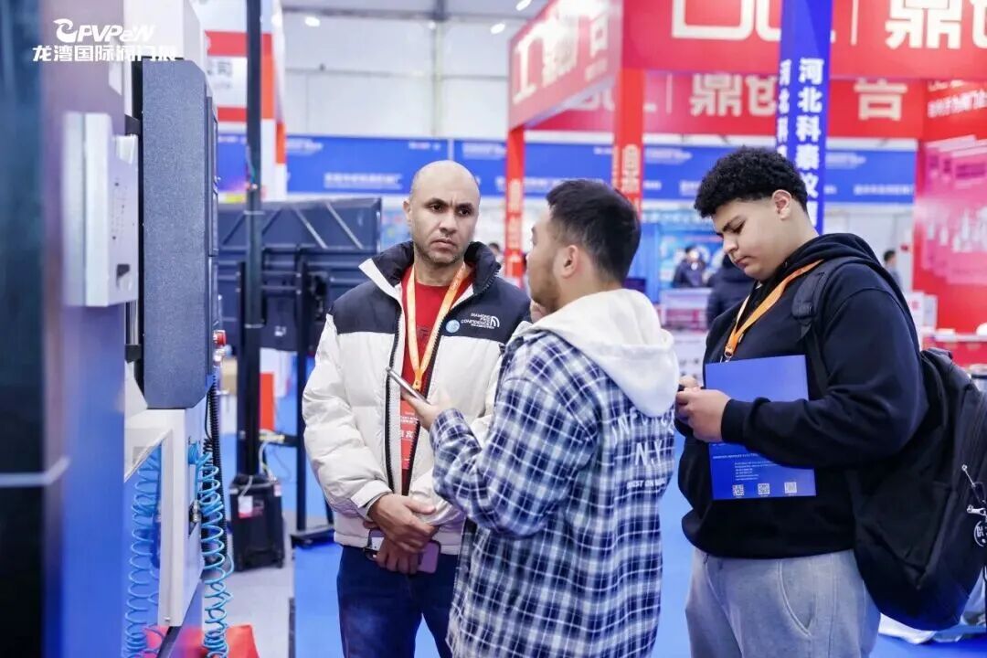 ما هي الأسواق التي تستورد بشكل متزايد الصمامات والمضخات من الصين؟